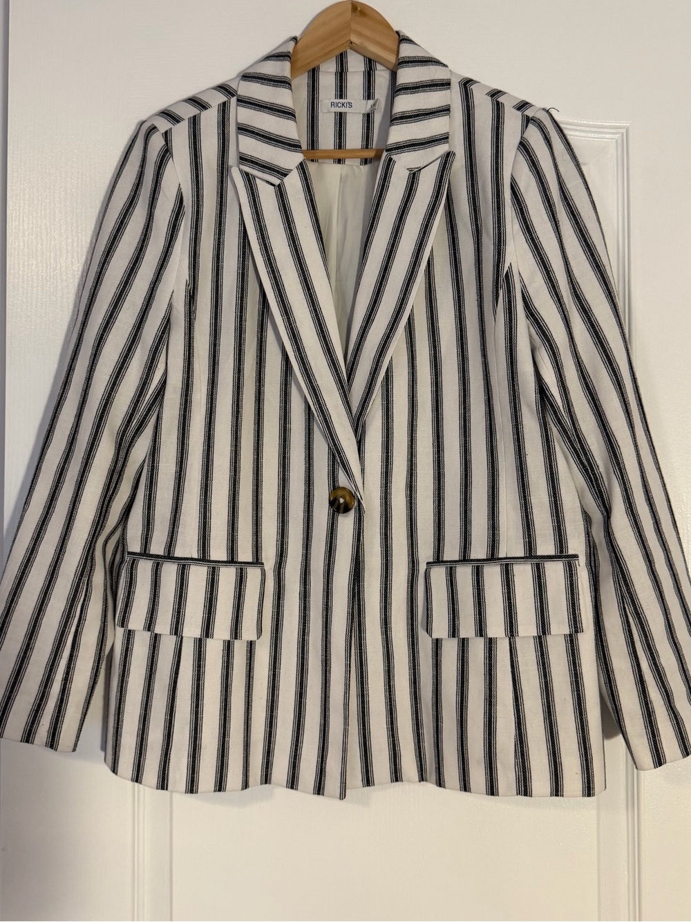 RICKI’S Striped Blazer – Size L – Excellent Condition